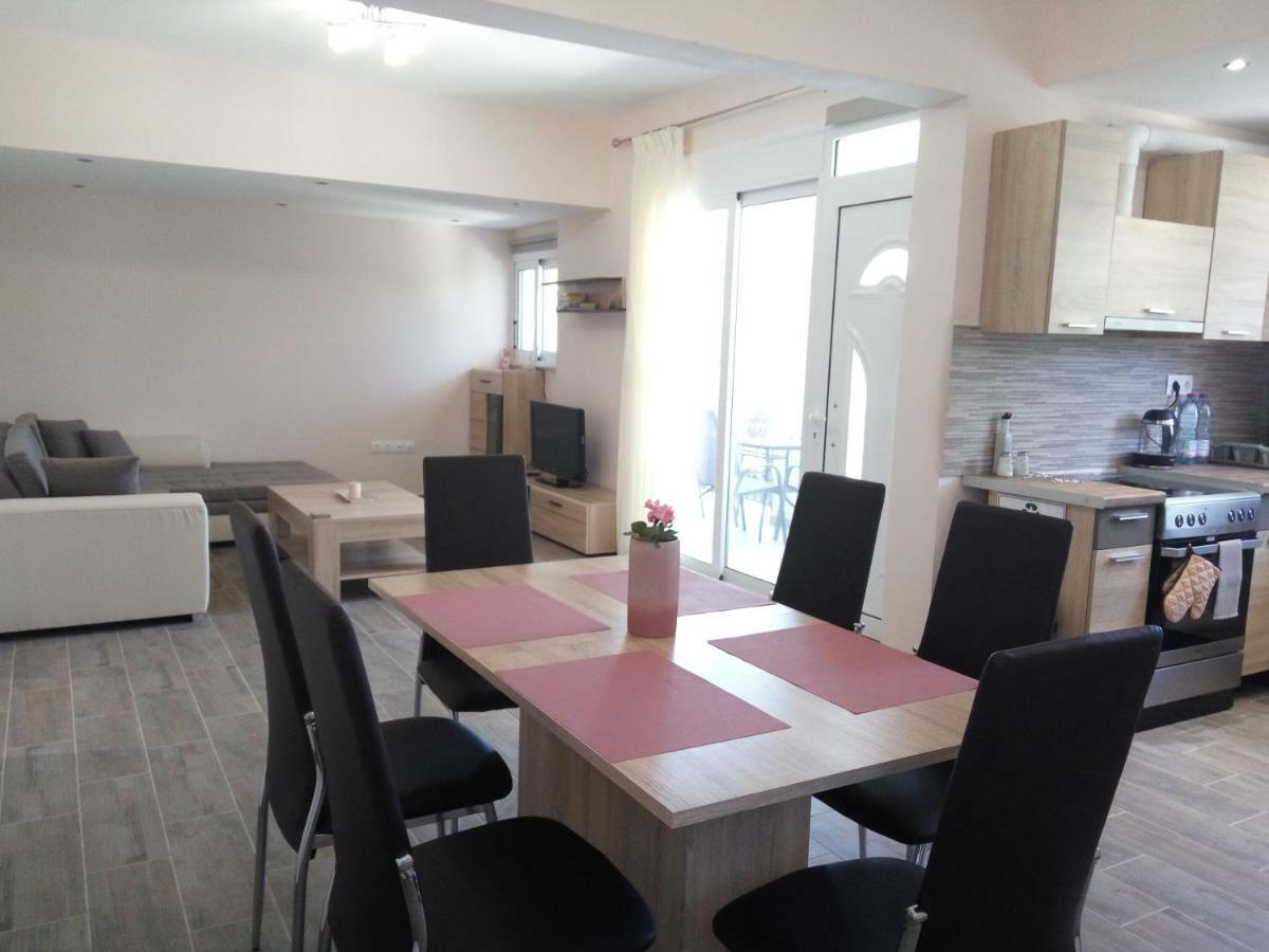 Helios & Elia Family Apartment Liapades Eksteriør bilde